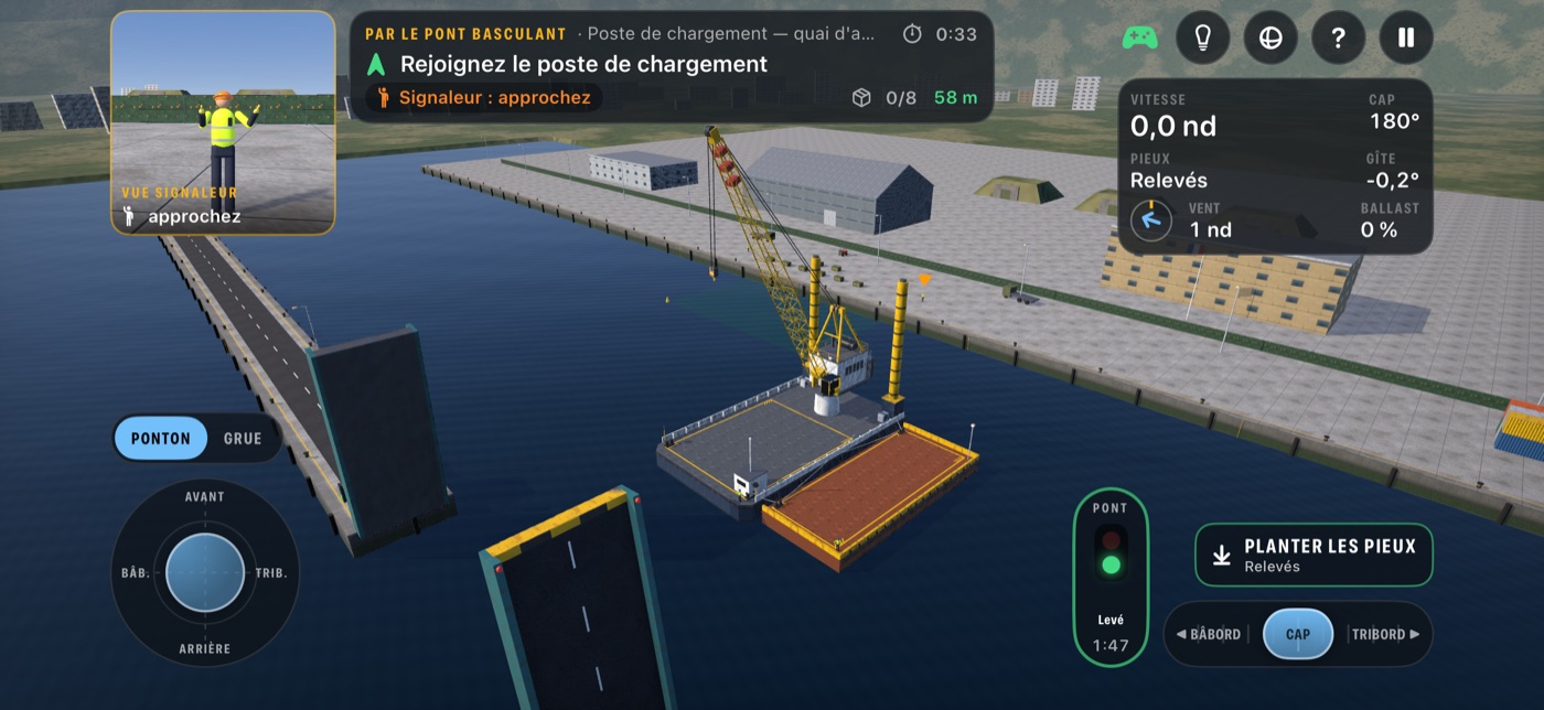 Les deux volées d'un pont basculant levées au-dessus d'une passe étroite ; le ponton-grue et sa barge s'y présentent.